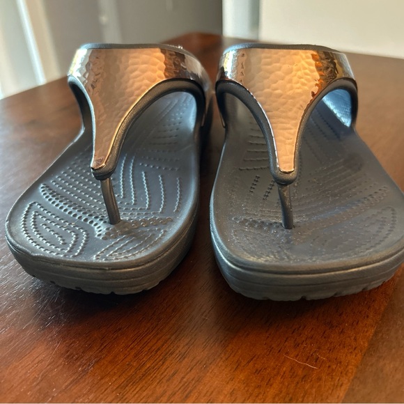 Crocs Sloan  Blue Flip Flop Sandals Size 9 EUC Women's - Picture 2 of 7